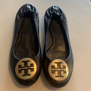 Tory Burch Medallion Logo Ballet Flats Black and Gold Leather Size 8
